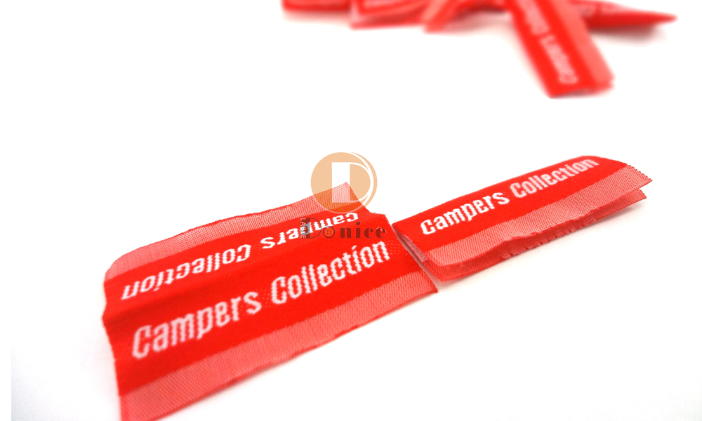 柔軟耐用的嬰兒服裝編織標(biāo)簽