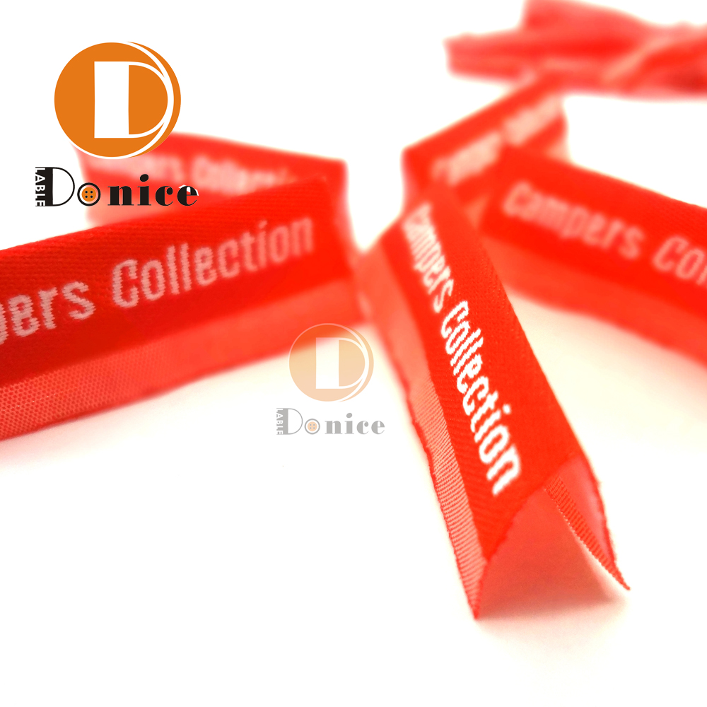 柔軟耐用的嬰兒服裝編織標(biāo)簽