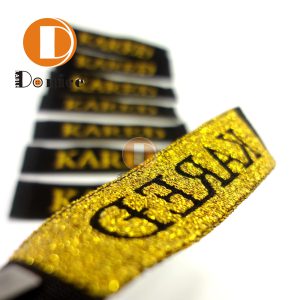 企業(yè)服裝的專業(yè)織嘜標(biāo)簽