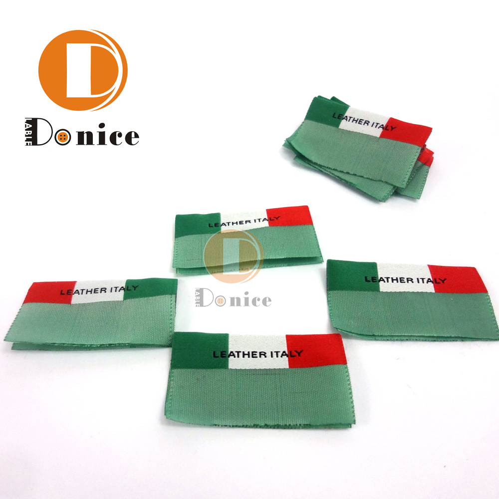 校服和球隊服裝的織嘜 校服和球隊服裝的織嘜