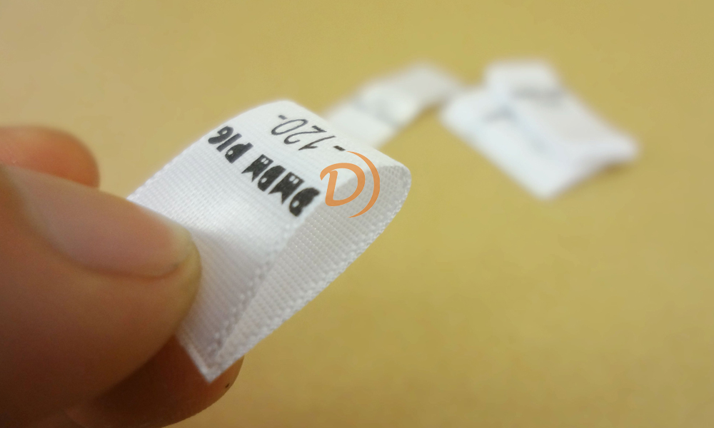 童裝領(lǐng)標(biāo)