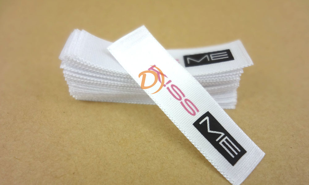 服裝領(lǐng)標(biāo)